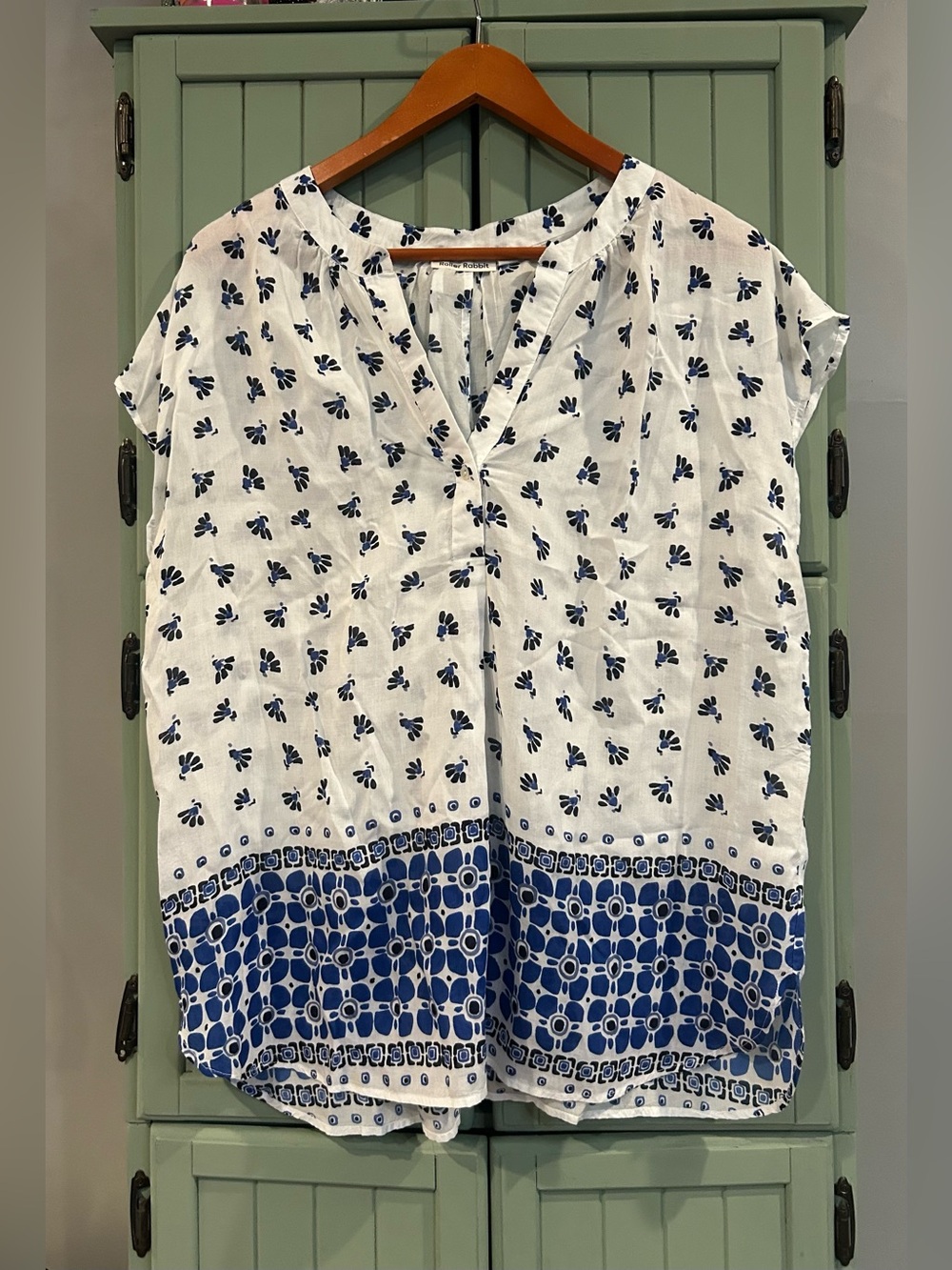 Roller Rabbit White Top with Blue Printed Hem